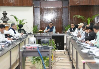 आनंद बर्द्धन की अध्यक्षता में मुख्यमंत्री घोषणाओं की समीक्षा, विभागों को कार्य शीघ्र पूरा करने के निर्देश