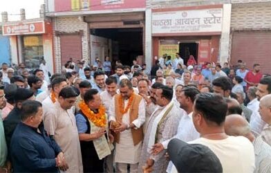 मेयर दीपक बाली ने गढ़ीनेगी में 8 सड़कों का शिलान्यास किया तथा 95 लाभार्थियों को पेंशन स्वीकृति पत्र सौंपे