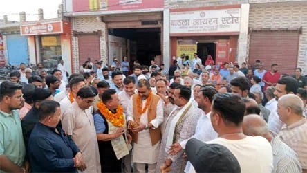 मेयर दीपक बाली ने गढ़ीनेगी में 8 सड़कों का शिलान्यास किया तथा 95 लाभार्थियों को पेंशन स्वीकृति पत्र सौंपे