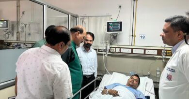 पैनेसिया हॉस्पिटल अग्निकांड- स्वास्थ्य मंत्री सुबोध उनियाल ने जाना मरीजों एवं घायल पुलिसकर्मियों का हाल