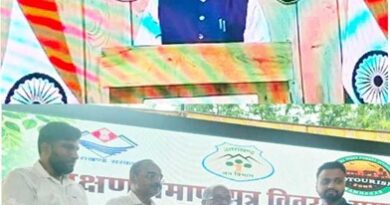 नेचर गाइड प्रशिक्षित युवाओं को रोजगार पंजीकरण प्रमाण-पत्र वितरण