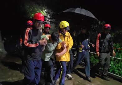 केदारनाथ पैदल मार्ग पर गहरी खाई में गिरे युवक का एसडीआरएफ ने किया सफल रेस्क्यू