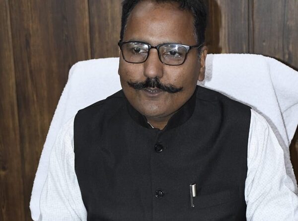 ऑनलाइन प्राप्त खतौनी को विभाग अस्वीकार न करें – जिलाधिकारी