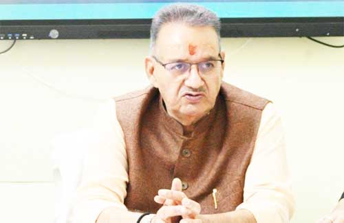 नितिन नबीन के कुमाऊं दौरे को लेकर तैयारियां तेज, मंत्री गणेश जोशी ने अधिकारियों के साथ की बैठक