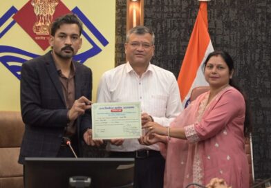 देहरादून में जिला योजना समिति के नवनिर्वाचित सदस्यों को मिले प्रमाण पत्र