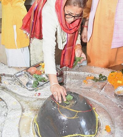 कैबिनेट मंत्री रेखा आर्या ने दुर्गाष्टमी पर मां भगवती और महादेव की कि पूजा-अर्चना,प्रदेश एवं देश की सुख-समृद्धि की कामना की