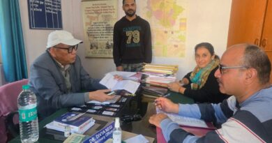 अपर निदेशक ने किया श्रीनगर पशु चिकित्सालय का आकस्मिक निरीक्षण, टीकाकरण एवं विभागीय लक्ष्यों को समय पर पूरा करने के निर्देश