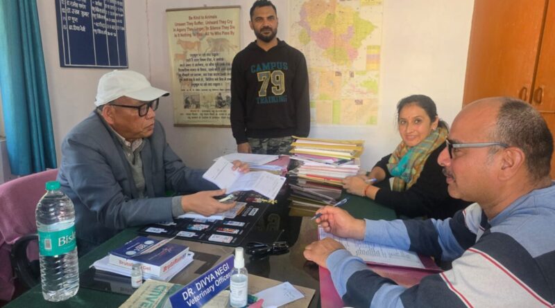 अपर निदेशक ने किया श्रीनगर पशु चिकित्सालय का आकस्मिक निरीक्षण, टीकाकरण एवं विभागीय लक्ष्यों को समय पर पूरा करने के निर्देश