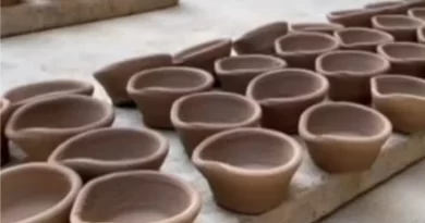 दीपावली का बढ़ी मिट्टी के दीये मांग, पांच तत्वों का प्रतीक है दीया